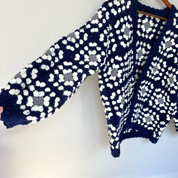 Granny Square Vintage Crocheted Cardigan Balloon Sleeves S-L - Picture 6 of 10